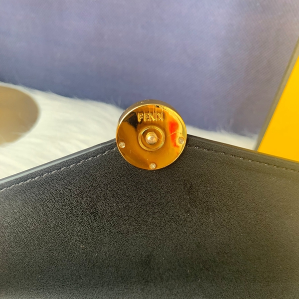 超激安ブランド財布偽物素材ディテール